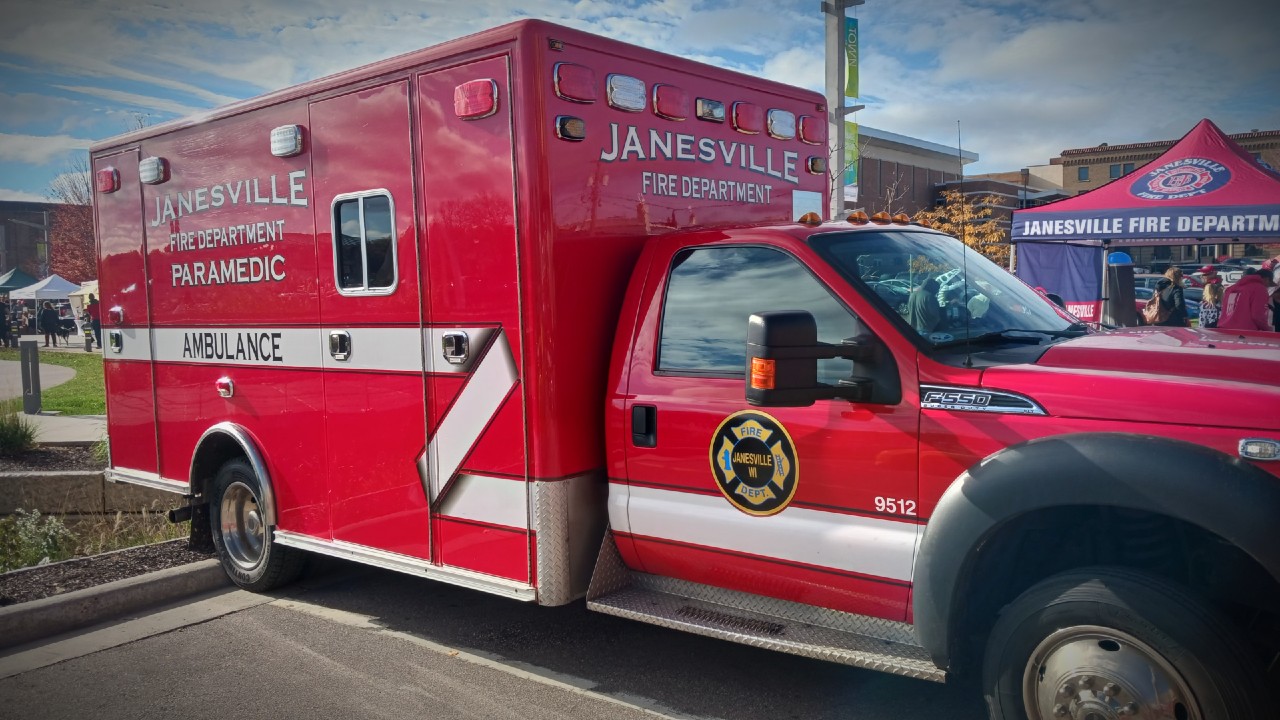 Janesville Fire Department ambulance, Janesville News Report photo